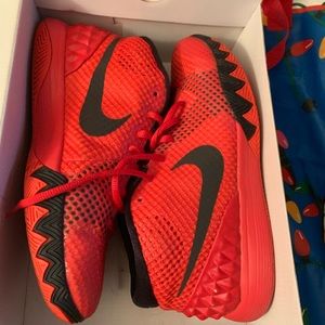 KYRIE 1 big kids 6y with box